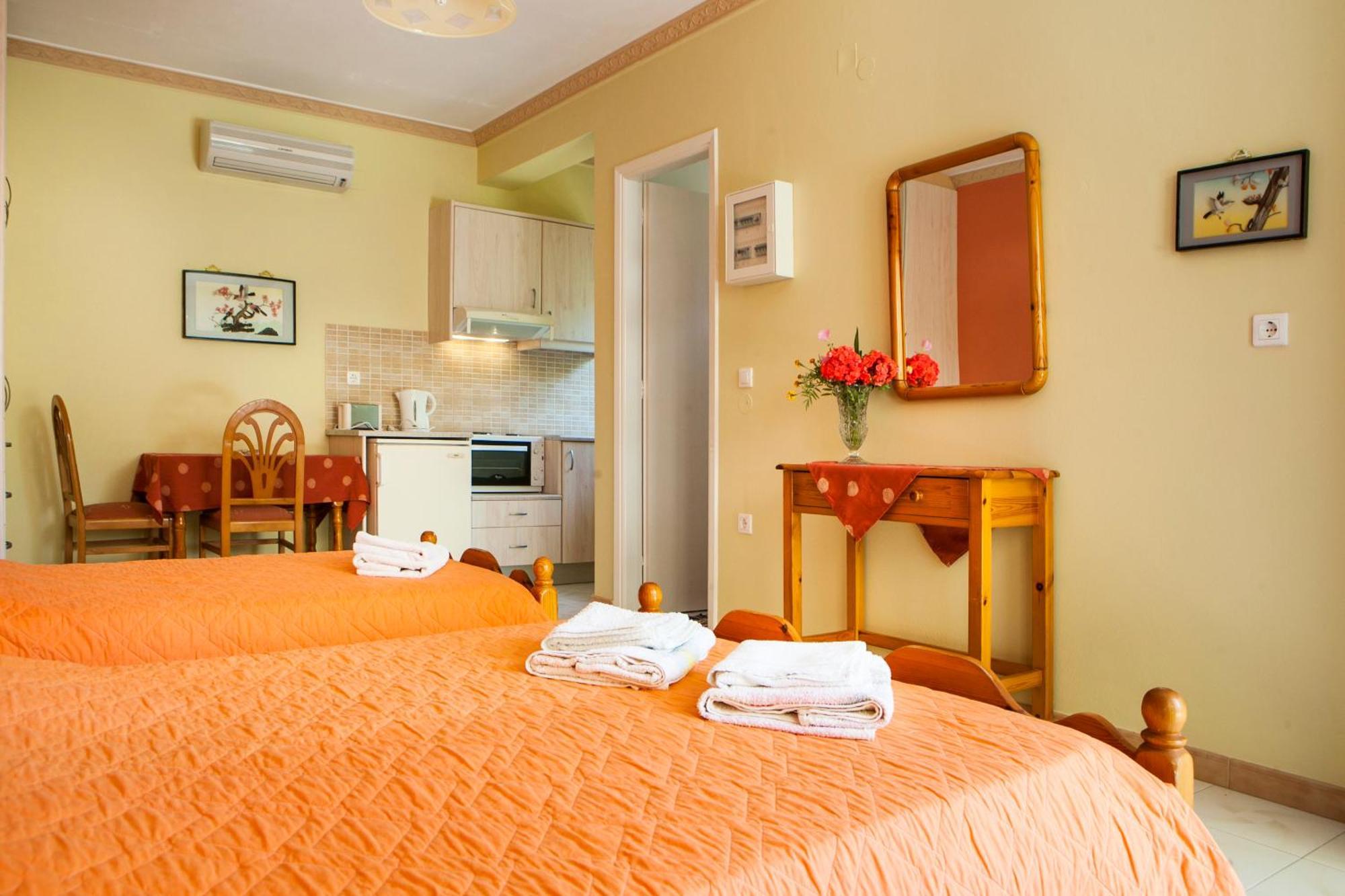 Tzivras Villa & Apartments 拉瑟 客房 照片