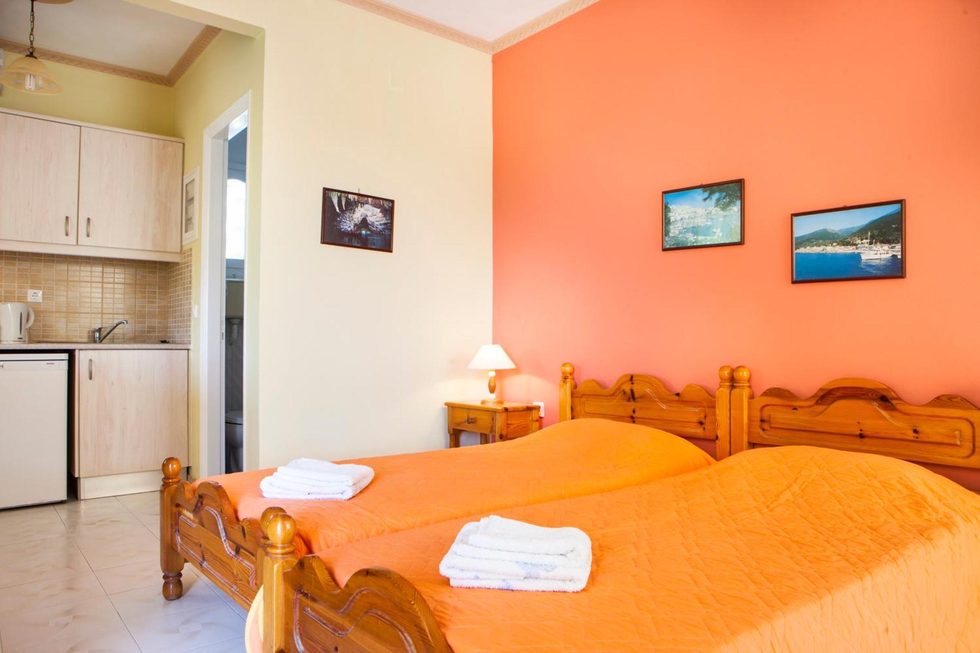 Tzivras Villa & Apartments 拉瑟 客房 照片