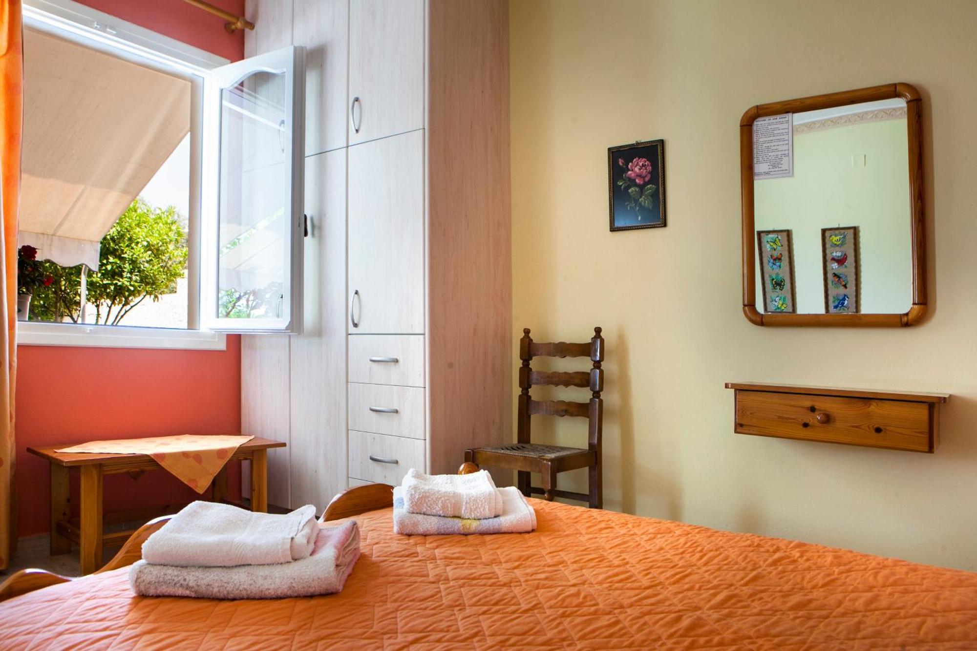 Tzivras Villa & Apartments 拉瑟 客房 照片