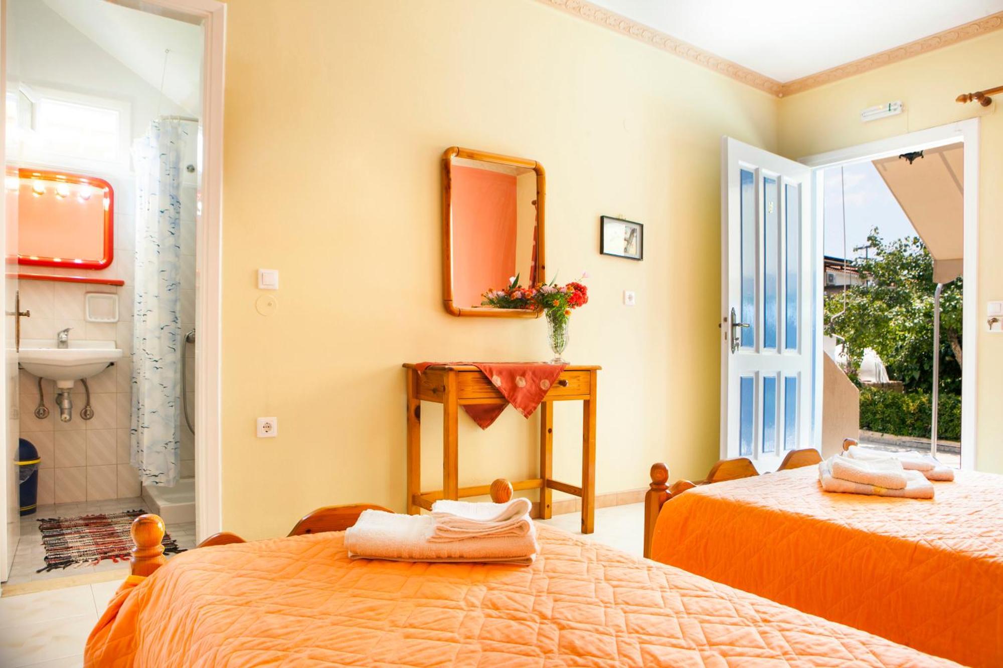 Tzivras Villa & Apartments 拉瑟 客房 照片