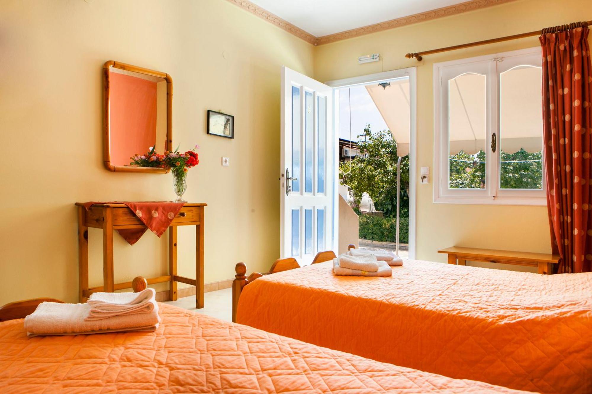 Tzivras Villa & Apartments 拉瑟 客房 照片