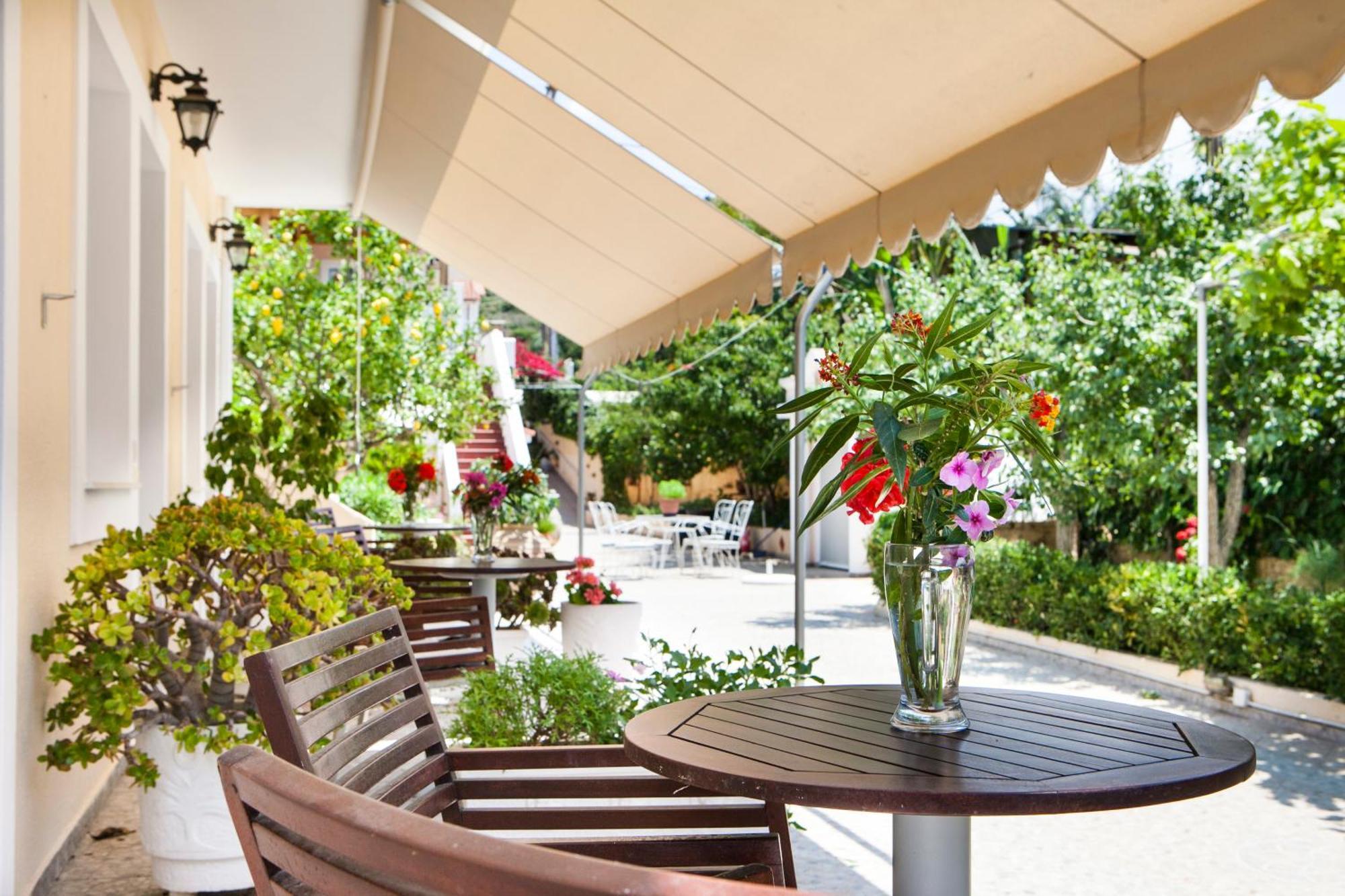 Tzivras Villa & Apartments 拉瑟 客房 照片