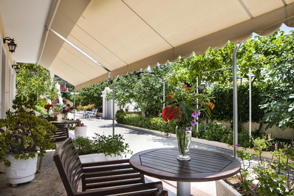 Tzivras Villa & Apartments 拉瑟 外观 照片